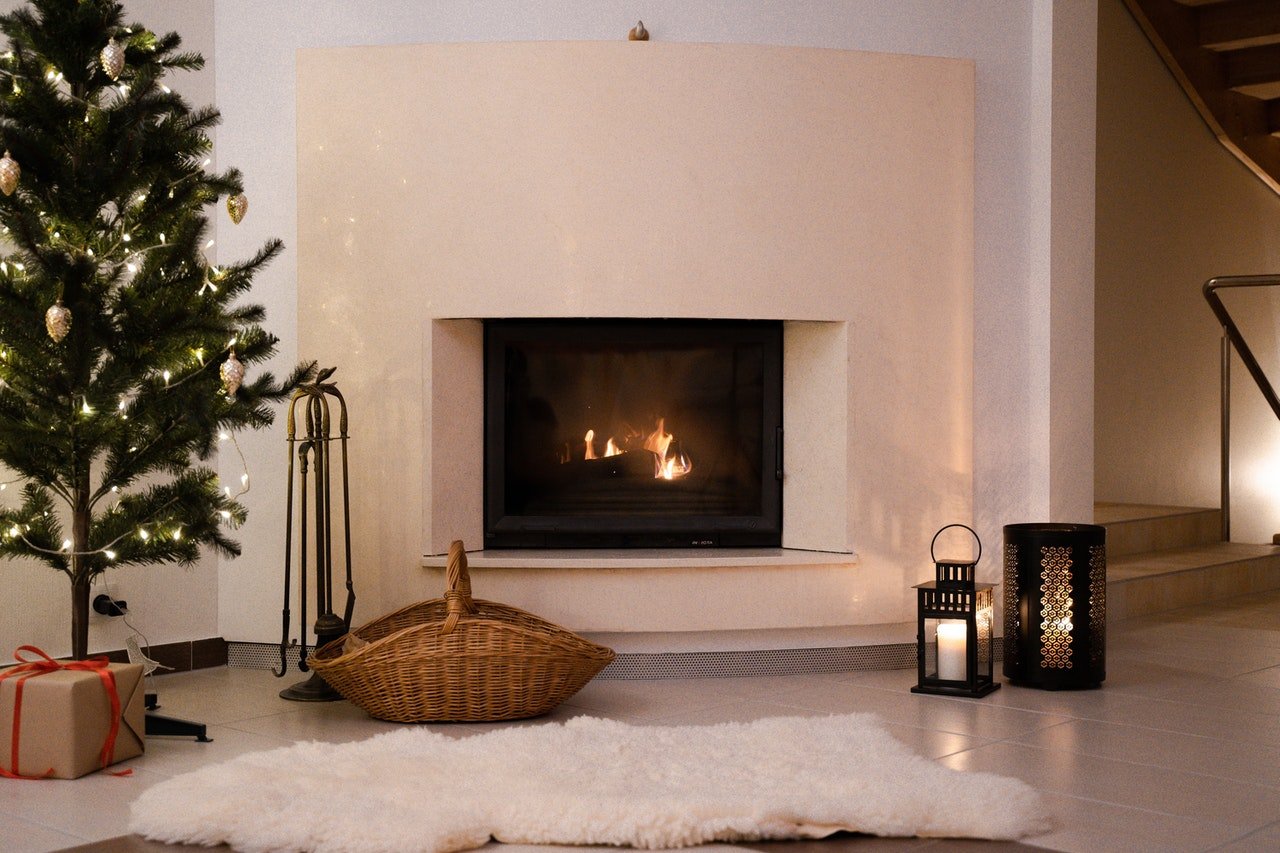 4 Reasons to Install a Wall-Mounted Electric Fireplace in Your Home Office